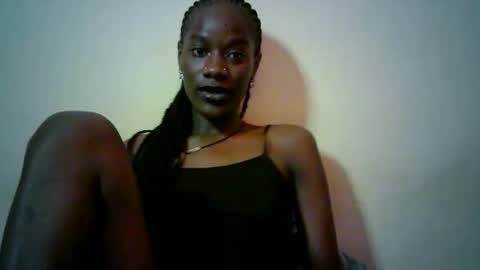 savagetonguee online show from April 11, 8:02 pm