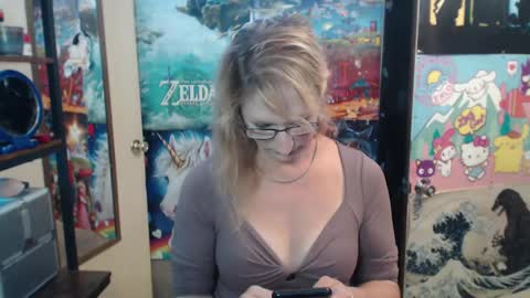 Snapshot of savanah_banana chatting on September 12, 4:20 pm Savanah online show from September 12, 4:20 pm
