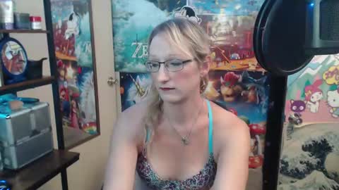 Snapshot of savanah_banana chatting on October 8, 4:51 am Savanah online show from October 8, 4:51 am