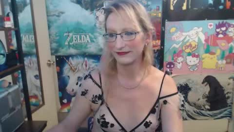 Snapshot of savanah_banana chatting on October 19, 6:18 am Savanah online show from October 19, 6:18 am