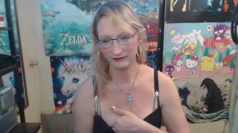 Snapshot of savanah_banana chatting on October 22, 6:49 am Savanah online show from October 22, 6:49 am