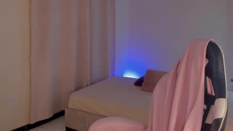 Snapshot of savannahwildee chatting on February 20, 3:52 pm Savannahwildee online show from February 20, 3:52 pm