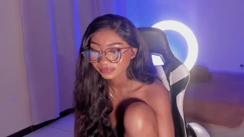 Snapshot of savannahwildee chatting on February 9, 3:11 am Savannahwildee online show from February 9, 3:11 am