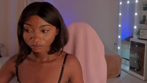 Snapshot of savannahwildee chatting on January 22, 8:38 pm Savannahwildee online show from January 22, 8:38 pm