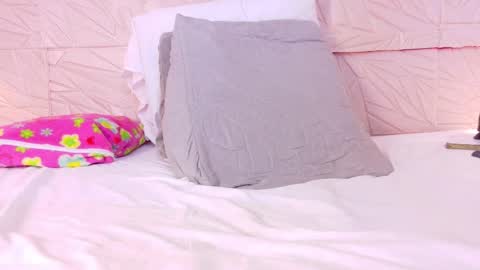Snapshot of savory_pussy18 chatting on September 17, 3:26 pm savory_pussy18 online show from September 17, 3:26 pm