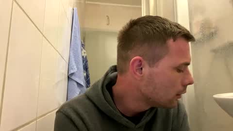 Snapshot of sawa08051989 chatting on December 31, 1:36 am chamomile online show from December 31, 1:36 am