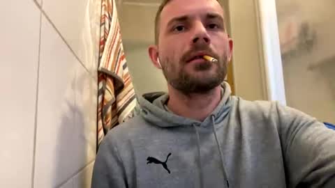 Snapshot of sawa08051989 chatting on December 21, 7:45 am chamomile online show from December 21, 7:45 am