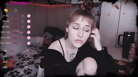 pronoun she. name Mary. age 21. online show from February 16, 9:27 pm