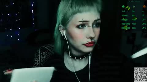 pronoun she. name Mary. age 21. online show from March 30, 11:16 pm