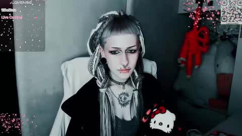 pronoun she. name Mary. age 21. online show from November 28, 6:26 pm