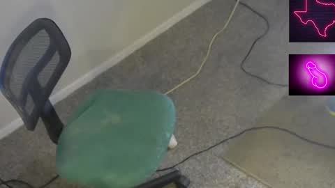 Cait or Caitlin online show from December 20, 8:10 am