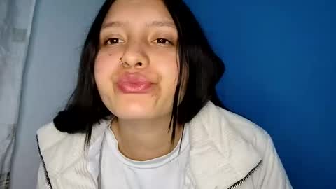 Snapshot of sayuce_black chatting on December 17, 4:01 am sayuce black online show from December 17, 4:01 am