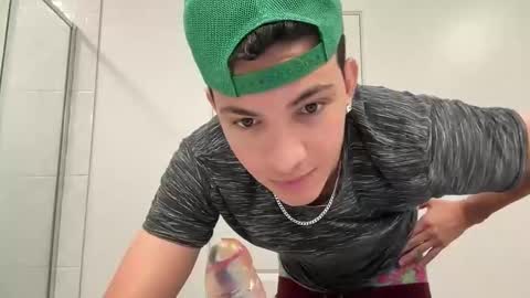 sbouchikh03 online show from December 18, 8:31 am