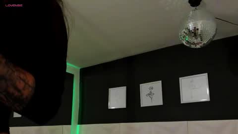 Scarlet online show from November 6, 4:54 pm