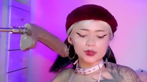 scarlet_gold online show from May 23, 11:01 pm