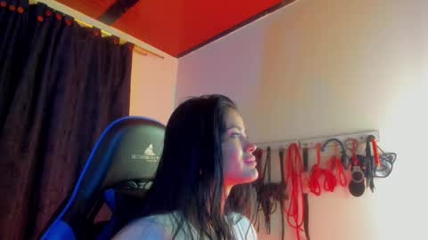 Snapshot of scarlet_kennedy98 chatting on October 14, 12:02 am scarlet taylor kennedy online show from October 14, 12:02 am