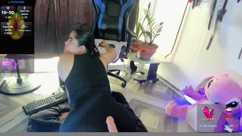 Snapshot of scarlet_kennedy98 chatting on January 4, 9:31 pm scarlet taylor kennedy online show from January 4, 9:31 pm