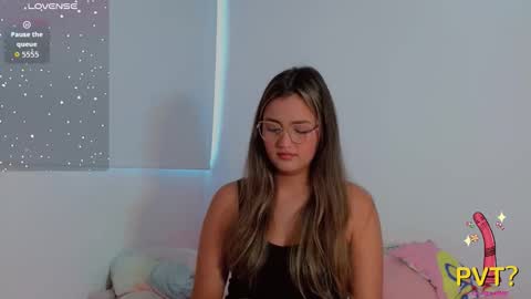 Snapshot of scarlet_rose__ chatting on October 17, 8:46 pm Scarlet  online show from October 17, 8:46 pm