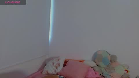 Snapshot of scarlet_rose__ chatting on October 23, 8:10 pm Scarlet  online show from October 23, 8:10 pm