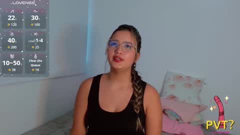 Snapshot of scarlet_rose__ chatting on October 24, 8:20 pm Scarlet  online show from October 24, 8:20 pm