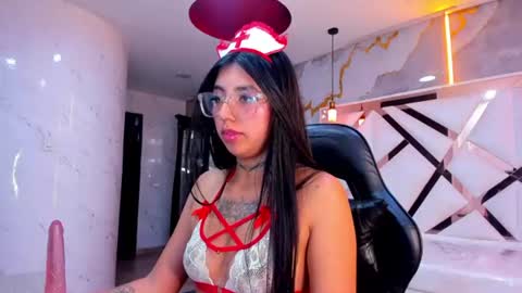Scarlet online show from June 11, 8:40 pm