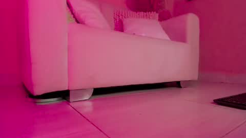 Scarleth... but not Scarleth Johansson. online show from March 5, 2:53 am