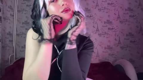 scarletpetal online show from October 30, 9:43 am