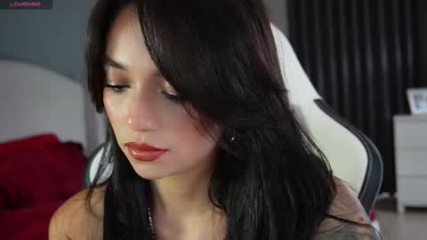 Snapshot of scarlett__baker11 chatting on October 23, 9:37 pm juli online show from October 23, 9:37 pm