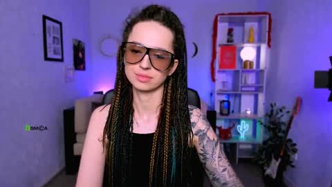 Scarlett online show from April 2, 7:43 pm