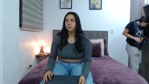 Scarlett and Jazmin online show from March 31, 10:15 am