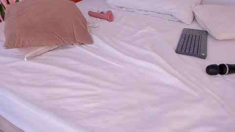 Scarlett Morgan online show from March 1, 11:15 pm