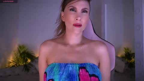 scarletthalls online show from April 11, 4:17 am