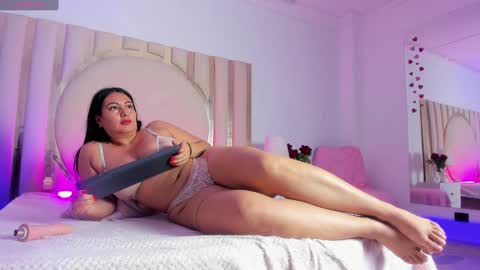 Snapshot of scarlettross_ chatting on February 21, 6:04 pm Scarlett Ross  online show from February 21, 6:04 pm
