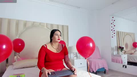 Snapshot of scarlettross_ chatting on February 14, 12:03 pm Scarlett Ross  online show from February 14, 12:03 pm