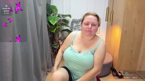 Snapshot of scarlettsoft chatting on December 26, 5:47 am Scarlett online show from December 26, 5:47 am