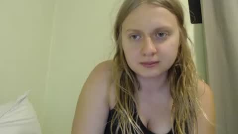 Snapshot of scartit chatting on October 22, 4:26 am ScarTit Bernhard online show from October 22, 4:26 am