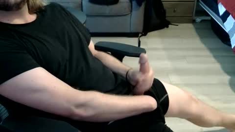 schmizz09 online show from April 7, 9:50 pm