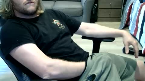 schmizz09 online show from March 30, 11:05 pm