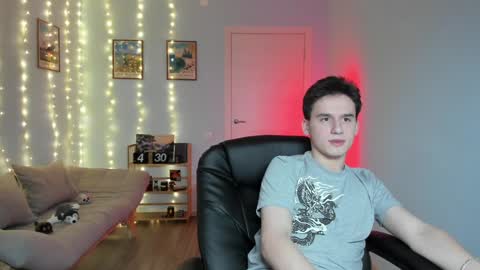 Thomas brunette and Alex blond online show from December 16, 8:09 am