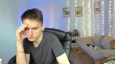 Thomas brunette and Alex blond online show from January 5, 11:26 am