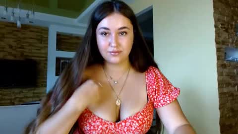 Elizabeth  online show from November 1, 9:41 am