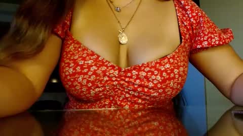 Elizabeth  online show from November 24, 8:24 am