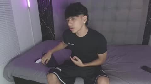 sebas_pretty7 online show from July 4, 1:04 pm