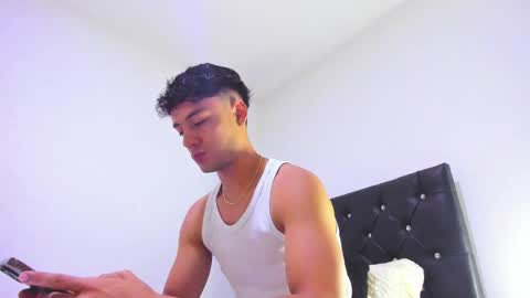 Snapshot of sebastian_dash chatting on January 21, 1:39 am SEBAS  online show from January 21, 1:39 am