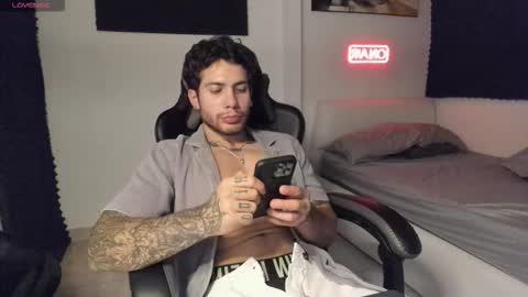 Lucian Sinclair online show from December 21, 3:35 am