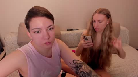 Snapshot of secret_dreams_ chatting on December 18, 8:31 am Amanda and  pair in a real life we love each other but can play with you online show from December 18, 8:31 am