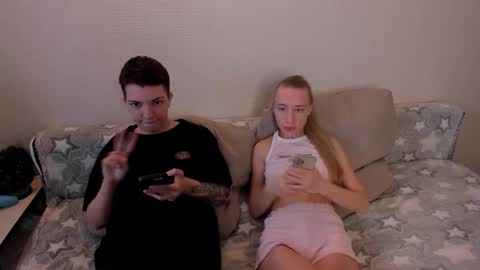 Snapshot of secret_dreams_ chatting on October 1, 8:24 am Amanda and  pair in a real life we love each other but can play with you online show from October 1, 8:24 am
