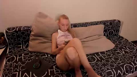 Snapshot of secret_dreams_ chatting on October 6, 5:53 pm Amanda and  pair in a real life we love each other but can play with you online show from October 6, 5:53 pm
