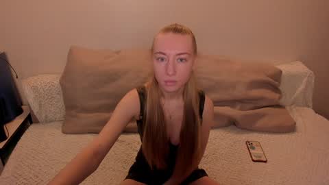 Snapshot of secret_dreams_ chatting on December 16, 9:03 am Amanda and  pair in a real life we love each other but can play with you online show from December 16, 9:03 am