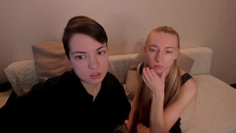 Snapshot of secret_dreams_ chatting on December 10, 8:19 am Amanda and  pair in a real life we love each other but can play with you online show from December 10, 8:19 am